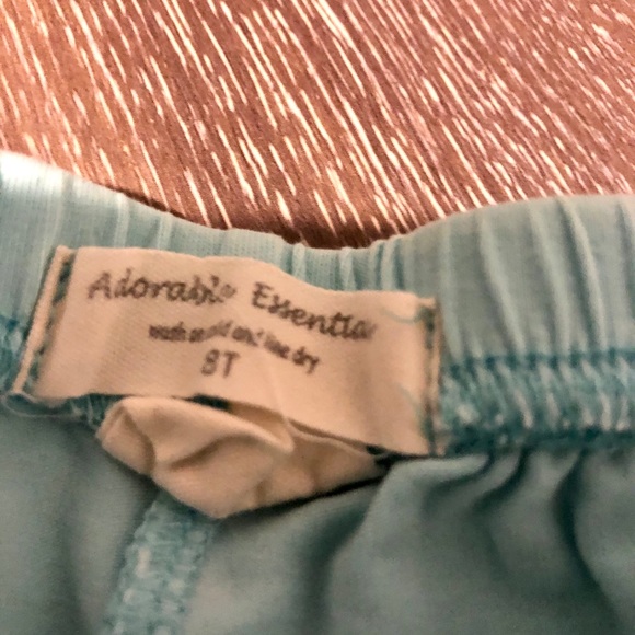 Girl’s aqua ruffle shorts - Picture 2 of 3